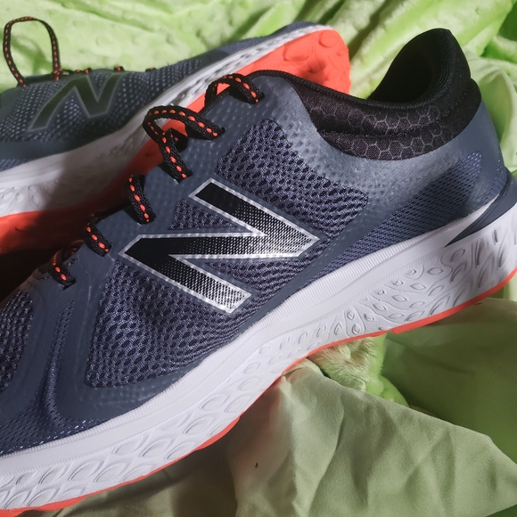 NEW BALANCE shoes - Picture 7 of 7